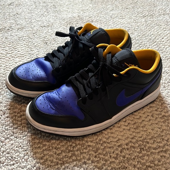 Nike Air Force 1 Low Lakers 8.5 - Picture 1 of 15